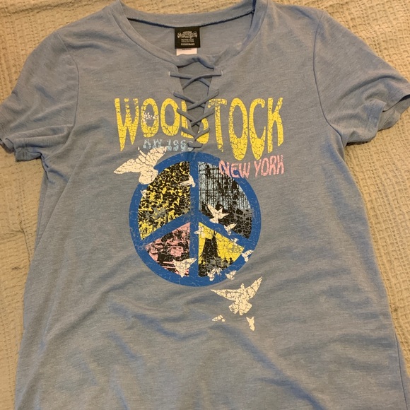 T-Shirt - Picture 1 of 1